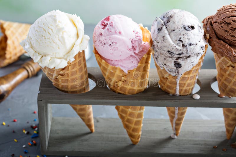 Variedade de cones de gelado imagem de stock royalty free