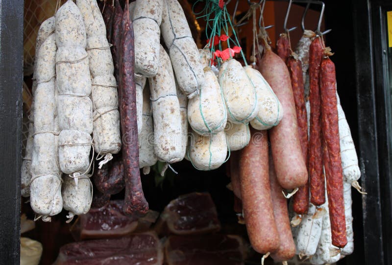 Varietà di salame italiano fotografia stock Varietà di salame italiano fotografia stock