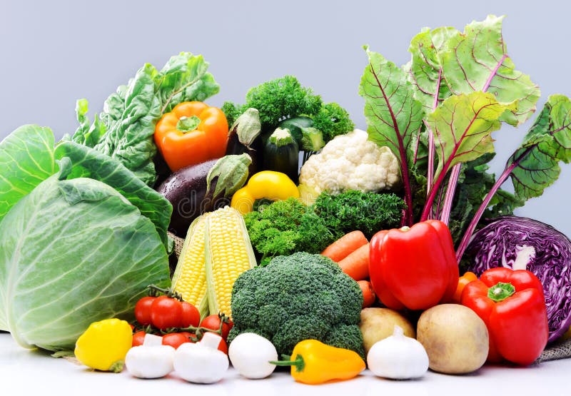 Variété de produit frais cru de marché d'agriculteurs images stock Variété de produit frais cru de marché d'agriculteurs images stock