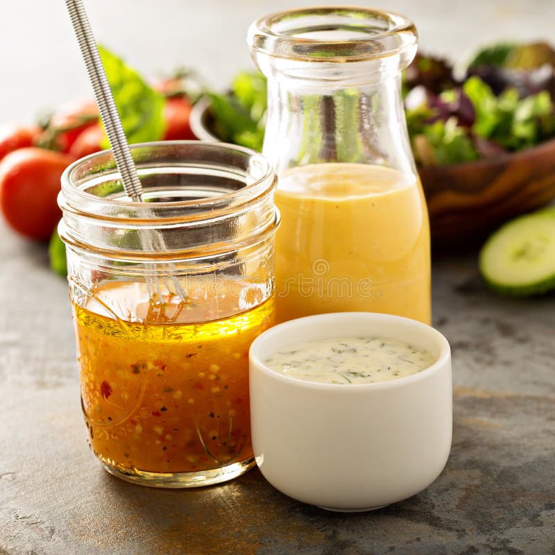 Variété de sauces et de sauces salade photos libres de droits Variété de sauces et de sauces salade photos libres de droits