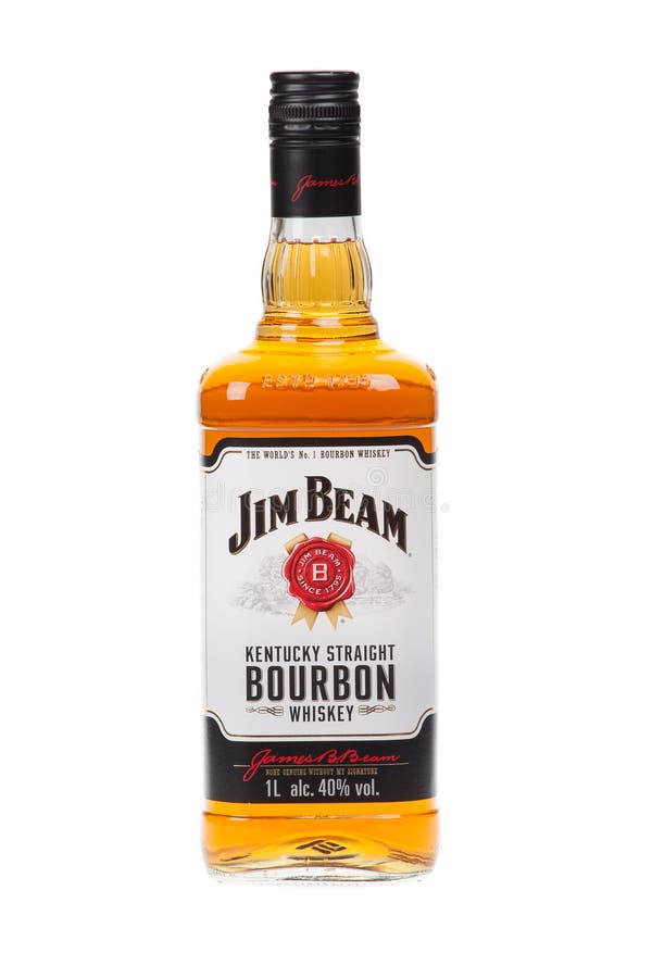 VARNA, BULGARIA - 17 DE AGOSTO 2016: Foto de una botella de Jim Beam Bourbon, aislada en blanco Jim Beam es una marca americana d imágenes de archivo libres de regalías VARNA, BULGARIA - 17 DE AGOSTO 2016: Foto de una botella de Jim Beam Bourbon, aislada en blanco Jim Beam es una marca americana d imágenes de archivo libres de regalías