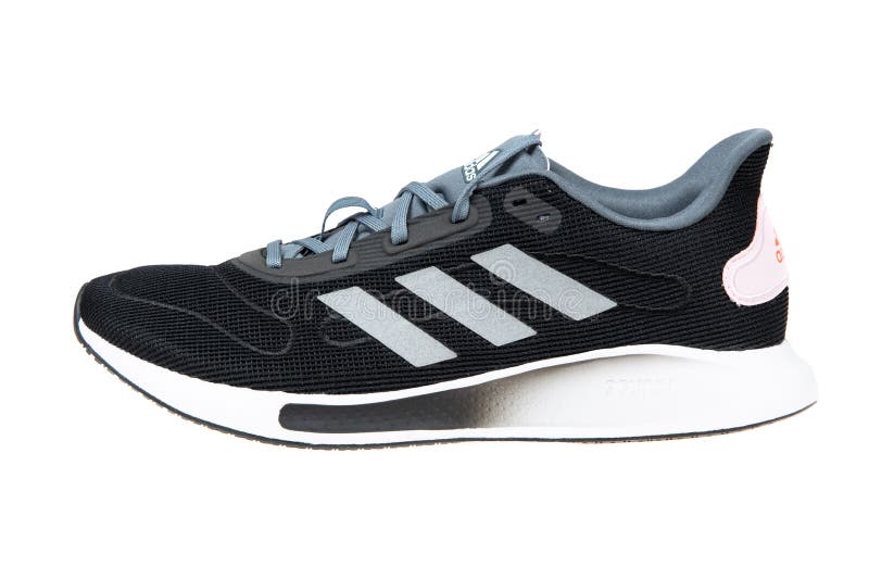 Varna Bulgaria 2 De Marzo De 2021 : Adidas Galaxar Run Sport Shoe Aislado. Toma De Adidas Es Una Corporación Alemana Que Imagen editorial - Imagen de ilustrativo, zapato: 214654745