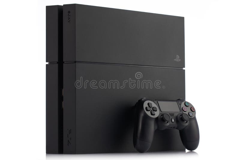 VARNA, Bulgária - 18 de novembro de 2016: Console do jogo de Sony PlayStation 4 foto de stock royalty free VARNA, Bulgária - 18 de novembro de 2016: Console do jogo de Sony PlayStation 4 foto de stock royalty free