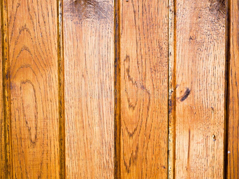 Varnished Cedar Round Pole Living Room