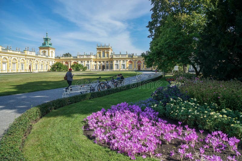 VARSÓVIA, POLAND/EUROPE - 17 DE SETEMBRO: Aproximação a Wilanow Palac fotos de stock VARSÓVIA, POLAND/EUROPE - 17 DE SETEMBRO: Aproximação a Wilanow Palac fotos de stock