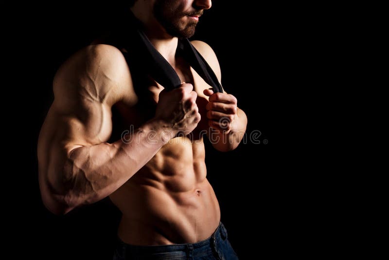 Varón perfecto seis ABS del paquete Torso muscular y atractivo del hombre joven Trozo con el cuerpo atlético fotografía de archivo Varón perfecto seis ABS del paquete Torso muscular y atractivo del hombre joven Trozo con el cuerpo atlético fotografía de archivo
