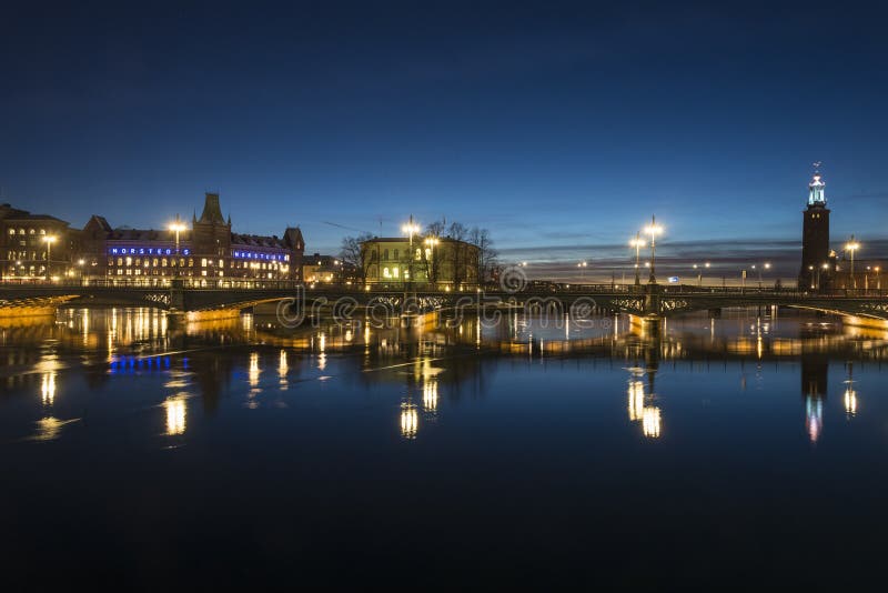 Vasabron Стокгольм на nighttime стоковое фото Vasabron Стокгольм на nighttime стоковое фото