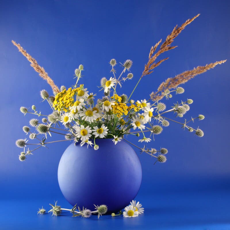 Vase with bouquet