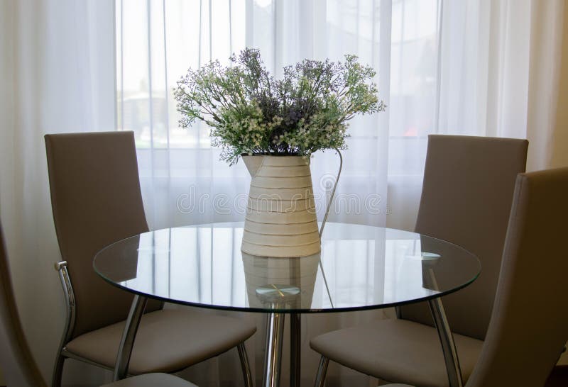 kitchen table vase