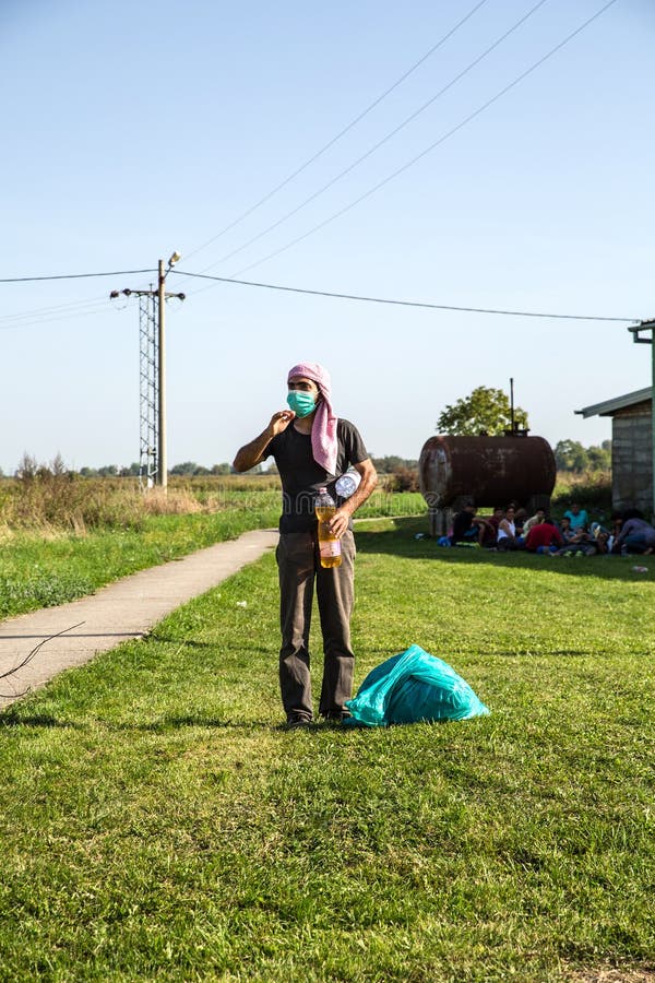 Vastgelopen Vluchteling in Tovarnik stock fotografie Vastgelopen Vluchteling in Tovarnik stock fotografie