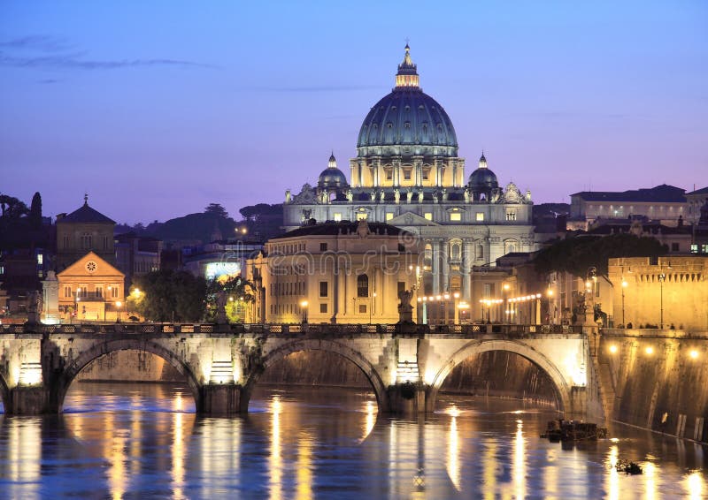 Il Vaticano in Italia, a Roma durante la notte.