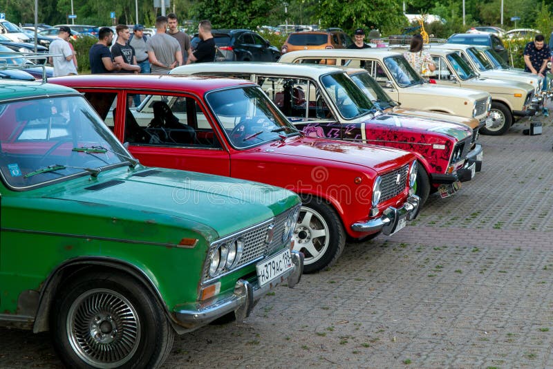 Vaz lada 2101 coche de carreras clásicas rojas imagen de archivo libre de regalías