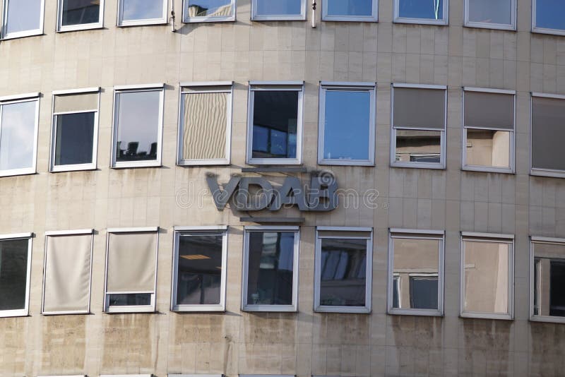 VDAB podpisuje na zewnątrz budynku, Bruksela, Belgia zdjęcia stock VDAB podpisuje na zewnątrz budynku, Bruksela, Belgia zdjęcia stock