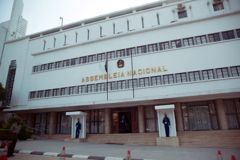 Vecchi quarti del parlamento nazionale, Luanda - Angola immagini stock Vecchi quarti del parlamento nazionale, Luanda - Angola immagini stock