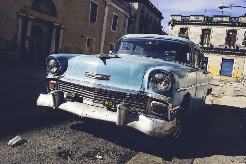Vecchia automobile classica a Avana, Cuba fotografie stock Vecchia automobile classica a Avana, Cuba fotografie stock