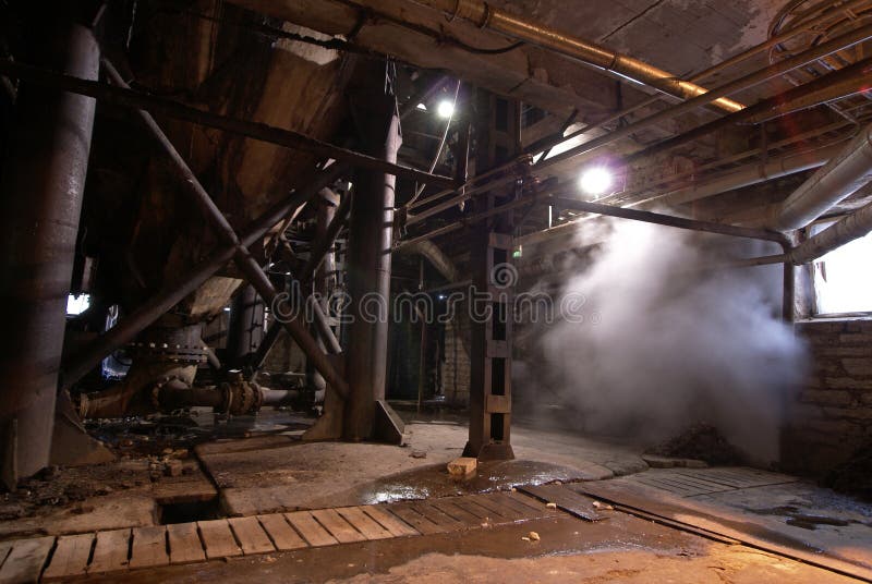 Vecchia fabbrica arrugginita industriale abbandonata immagini stock Vecchia fabbrica arrugginita industriale abbandonata immagini stock