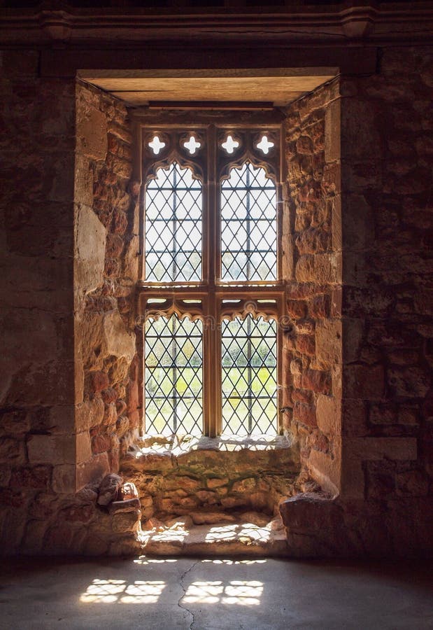 Vecchia finestra medievale