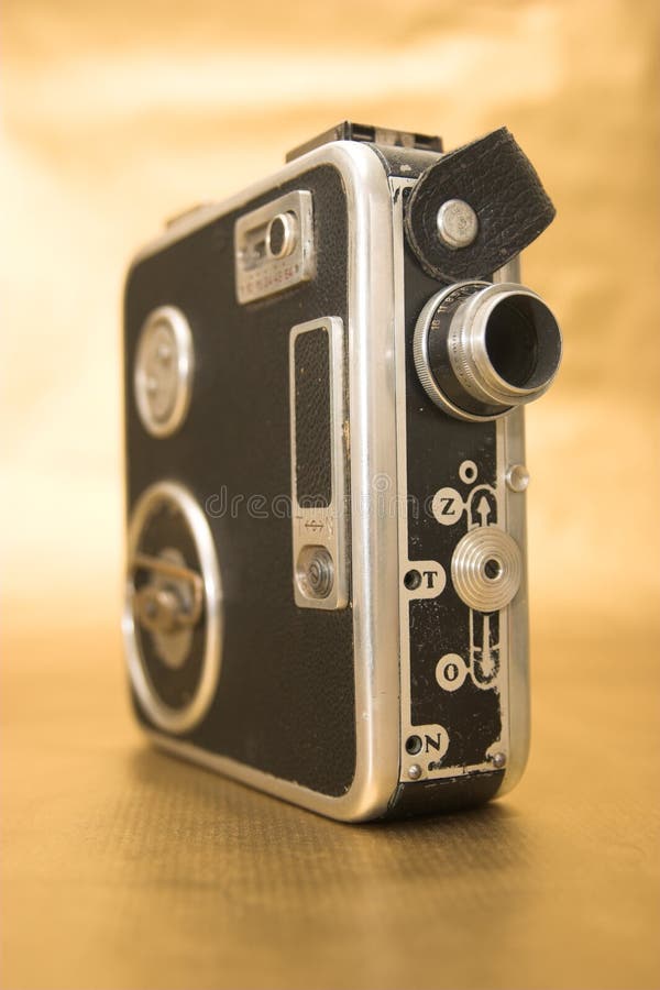 Vecchia macchina fotografica della pellicola di 8mm fotografie stock libere da diritti Vecchia macchina fotografica della pellicola di 8mm fotografie stock libere da diritti