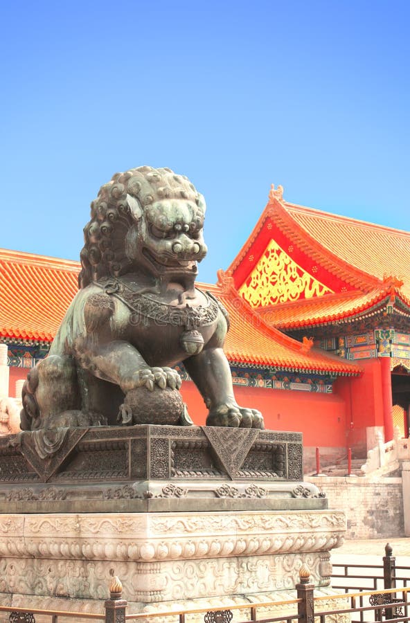 Vecchia statua del leone nella Città proibita, Pechino, Cina fotografie stock libere da diritti