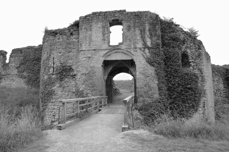 Vecchio castello in punti di riferimento di North Yorkshire - di Helmsley fotografie stock libere da diritti Vecchio castello in punti di riferimento di North Yorkshire - di Helmsley fotografie stock libere da diritti