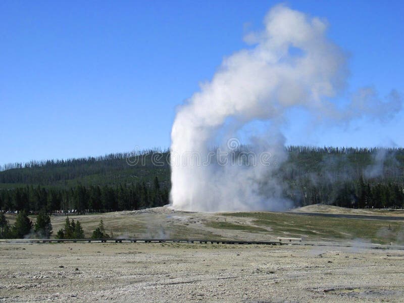 Vecchio geyser fedele. Sosta nazionale del Yellowstone. Il Wyoming.