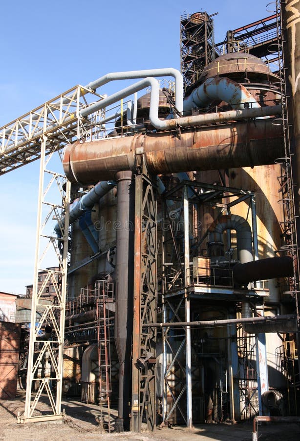 Vecchio impianto industriale fotografia stock libera da diritti Vecchio impianto industriale fotografia stock libera da diritti