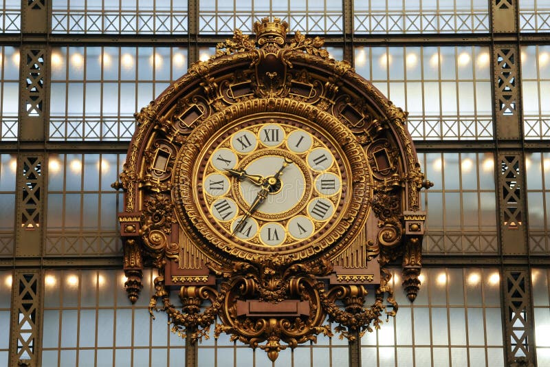 Vecchio Orologio Della Stazione Ferroviaria Fotografia Stock - Immagine di  complicato, precisione: 15380606