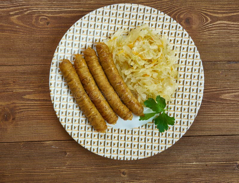Vedarai de Bulviniai - salchicha lituana, diversos tipos de salchicha o intestino relleno con un relleno hecho de una combinación fotografía de archivo libre de regalías Vedarai de Bulviniai - salchicha lituana, diversos tipos de salchicha o intestino relleno con un relleno hecho de una combinación fotografía de archivo libre de regalías