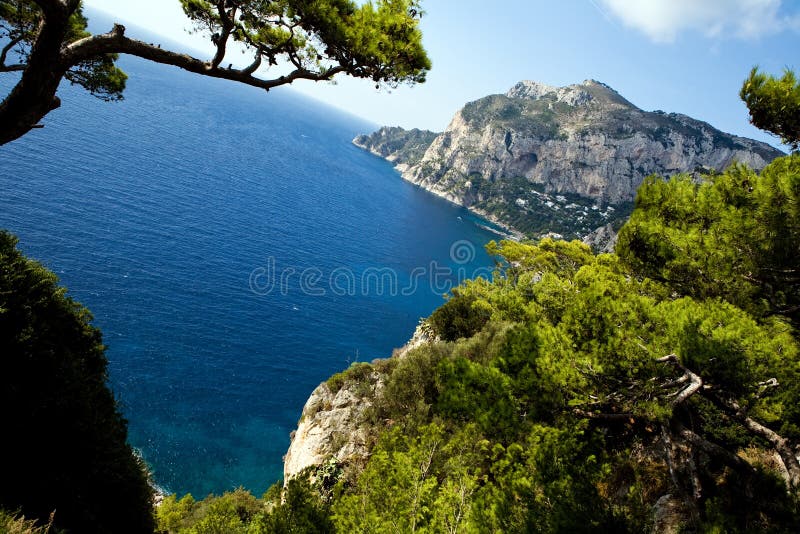 Vedere frumoasă a insulei Capri stock photography