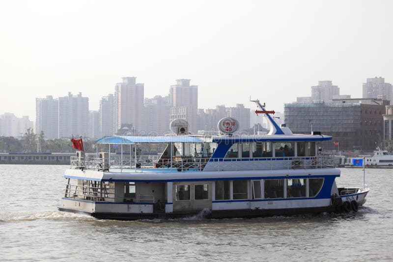 Veerboot in Shanghai, China royalty-vrije stock afbeelding