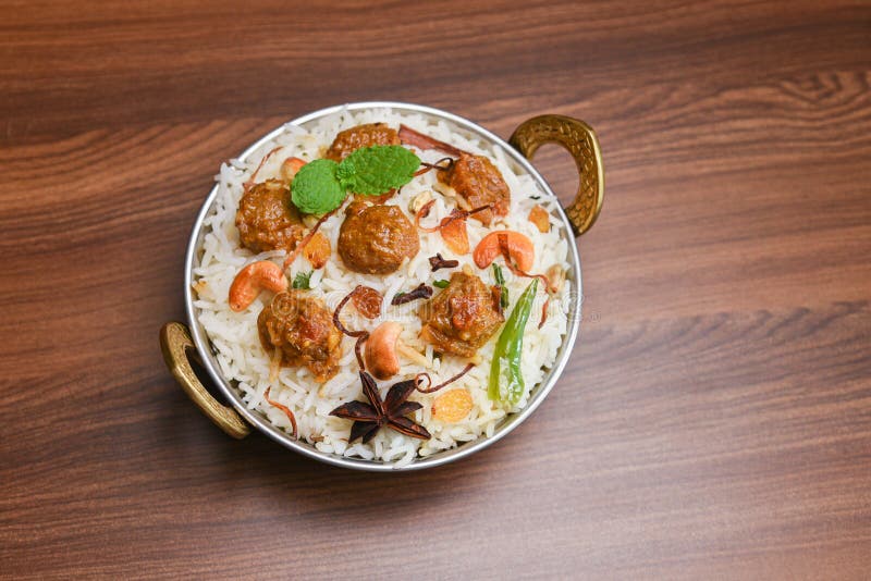Veg biryani or soya dum biryani , soya chunks biryani Spicy Indian Malabar biriyani or Hydrabadi biryani, Dum Biriyani, pulao, pulav, pilaf, basmati rice, spicy mixed rice dish with meat curry for Ramadan Kareem, Eid Kerala India. Basmati rice popular festival food Sri Lanka. Lankan food. Chicken dum biryani stock images, royalty-free photos and pictures