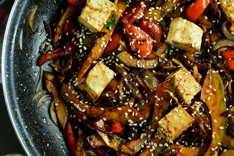 Tofu and Vegetable Stir Fry Stock Photo - Image of healthy, chinese