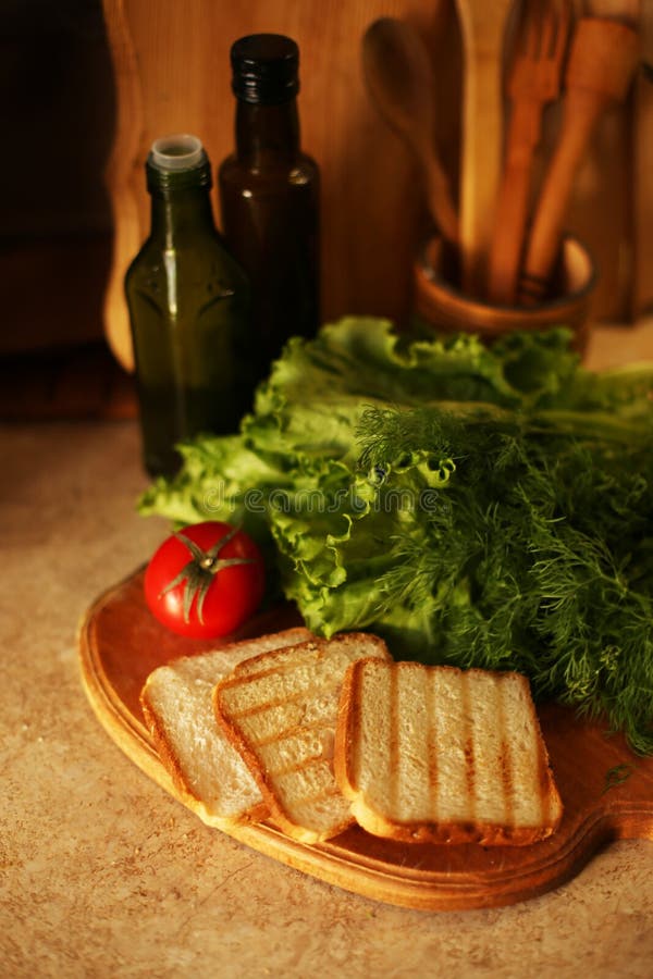 Vegano organico preparare su cucina fotografie stock libere da diritti Vegano organico preparare su cucina fotografie stock libere da diritti