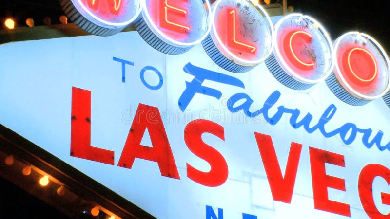 Vegas sign at night - zoom out (2 of 2)