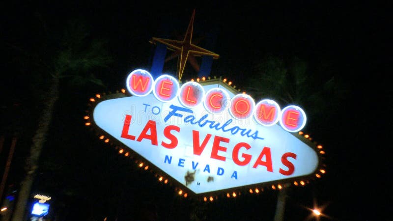Vegas sign at night - zoom out (1 of 2)