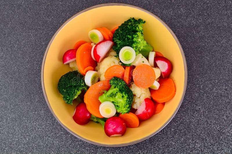 Vegetable Plate: Broccoli and Carrots. Diet Fitness Nutrition.