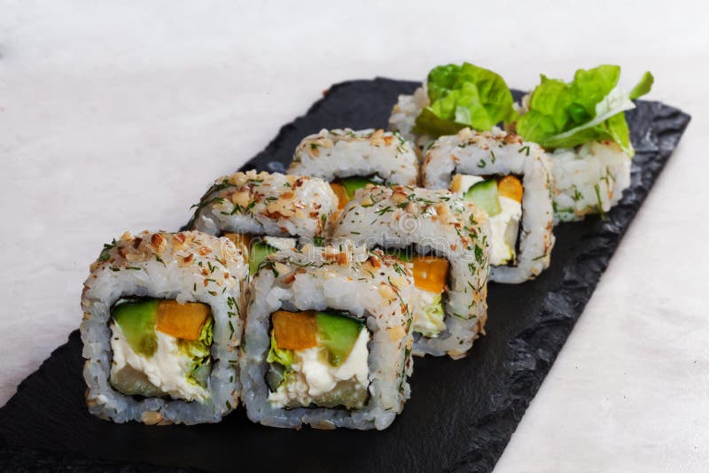 Vegetable Roll Vegetarian Cucumber, Pepper, Lettuce, Walnuts, Celery