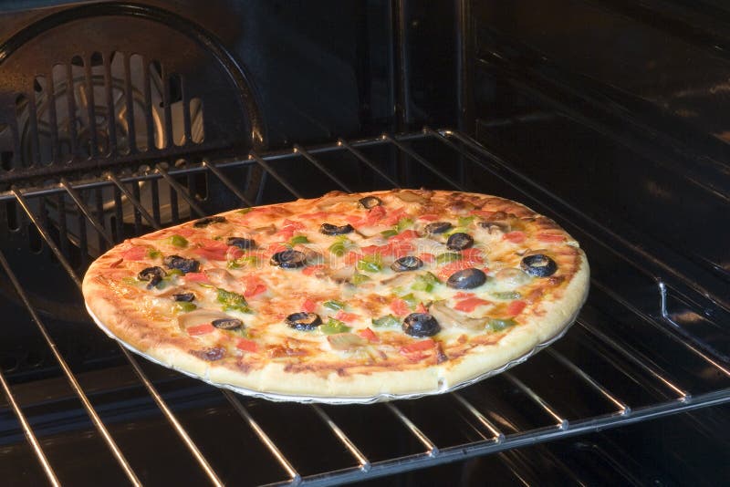 Vegetarian pizza in oven stock image. Image of lunch, dinner 3328997