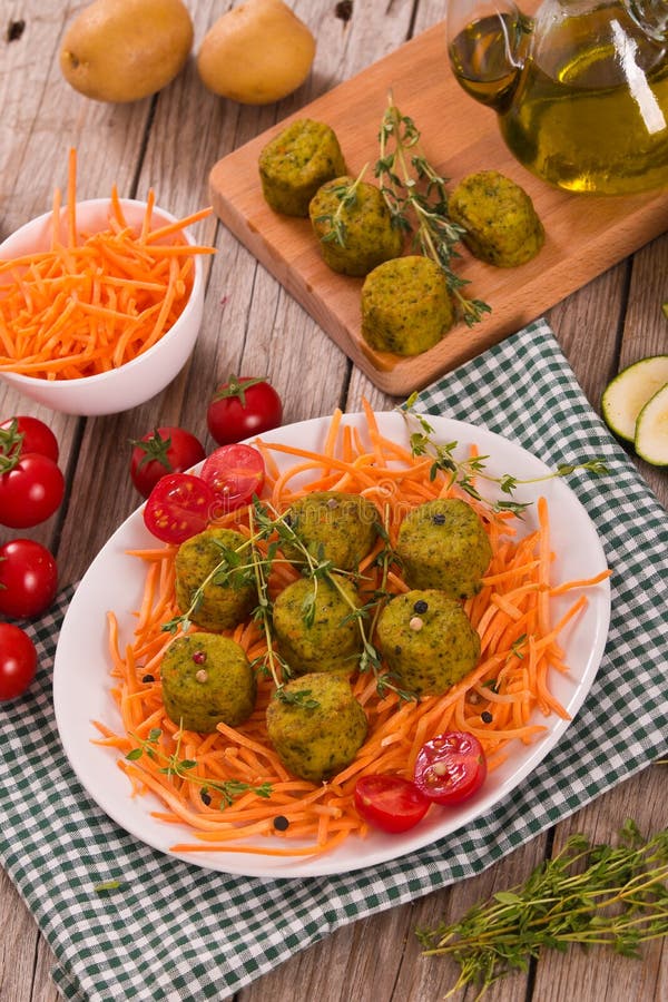 Vegetarische Fleischklöschen lizenzfreie stockbilder Vegetarische Fleischklöschen lizenzfreie stockbilder