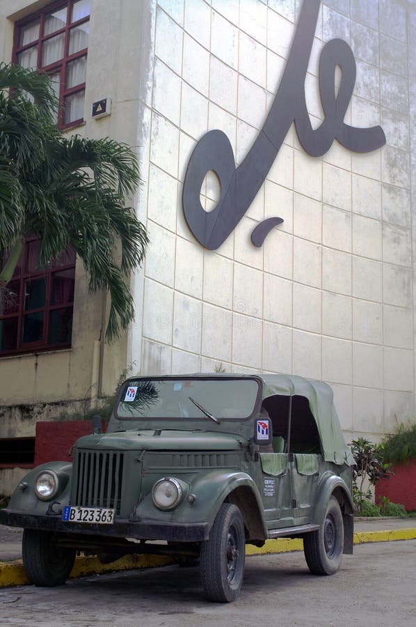 Vehículo militar y firma de Che Guevara fotos de archivo libres de regalías