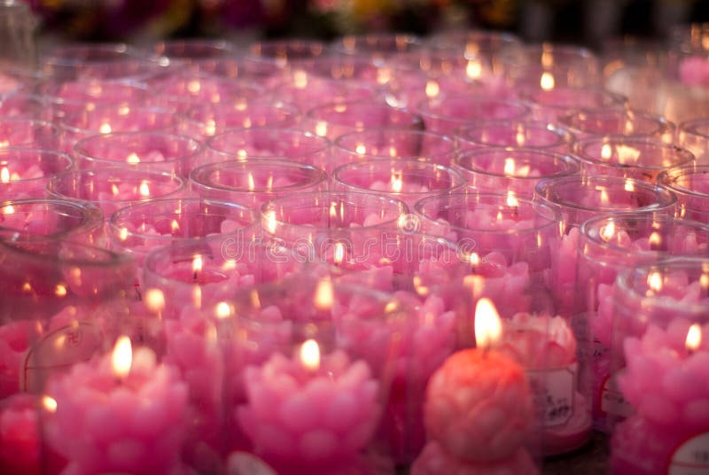 Vela de la esperanza foto de archivo. Imagen de capilla 39995628