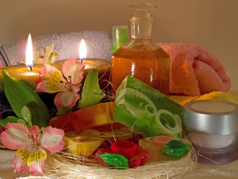 Velas e sabonetes aromáticos fotos de stock
