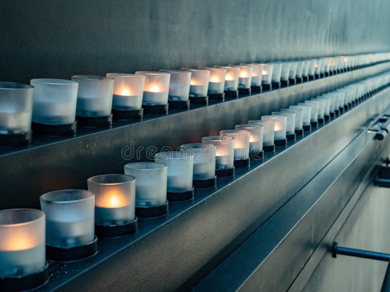 Velas em Salão da relembrança no holocausto Museumrance do Estados Unidos fotografia de stock Velas em Salão da relembrança no holocausto Museumrance do Estados Unidos fotografia de stock