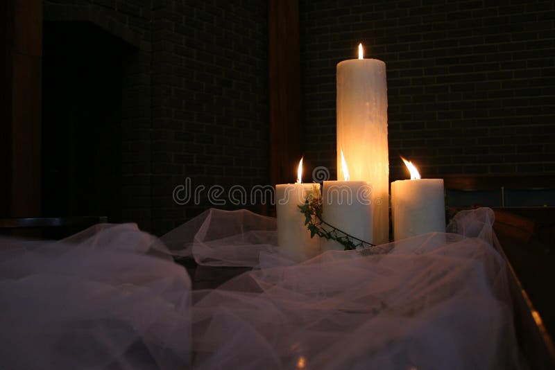 Velas em uma tabela fotos de stock royalty free Velas em uma tabela fotos de stock royalty free