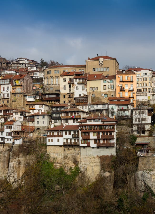 Veliko Tarnovo i en härlig sommardag, Bulgarien royaltyfri bild Veliko Tarnovo i en härlig sommardag, Bulgarien royaltyfri bild