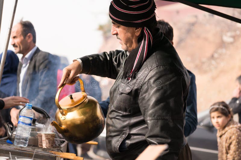 Vendedor do chá em Iraque imagem de stock