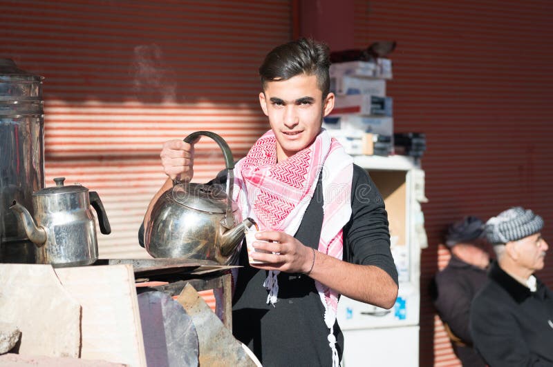 Vendedor do chá em Iraque imagem de stock royalty free