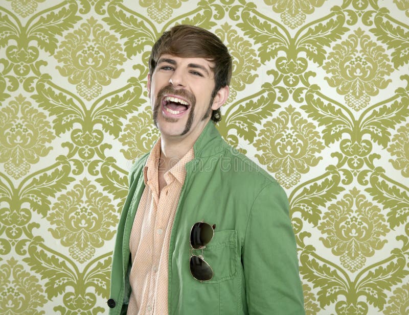 Vendedor retro excéntrico del hombre del friki del bigote fotografía de archivo Vendedor retro excéntrico del hombre del friki del bigote fotografía de archivo