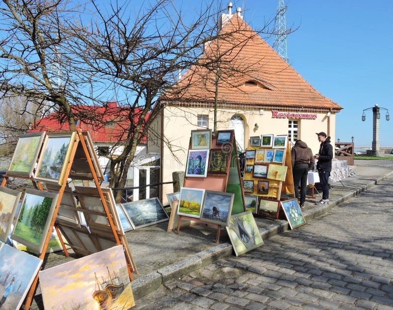 Vendita dipinta della via delle immagini immagini stock libere da diritti Vendita dipinta della via delle immagini immagini stock libere da diritti