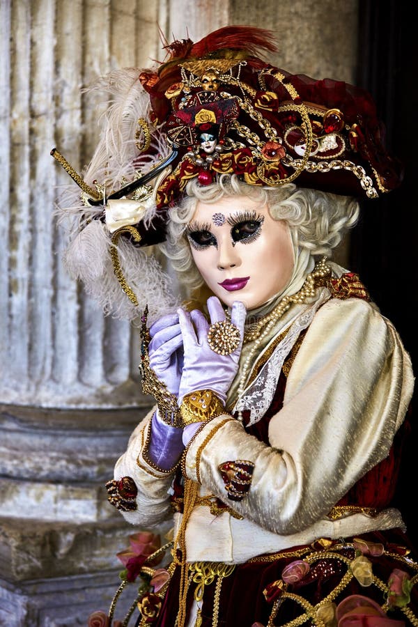 Venetië Carnaval 2017 Venetiaans Carnaval Kostuum Het Venetiaanse Masker Van Carnaval Venetië, Stock Afbeelding - Image of italiaans, 106060923